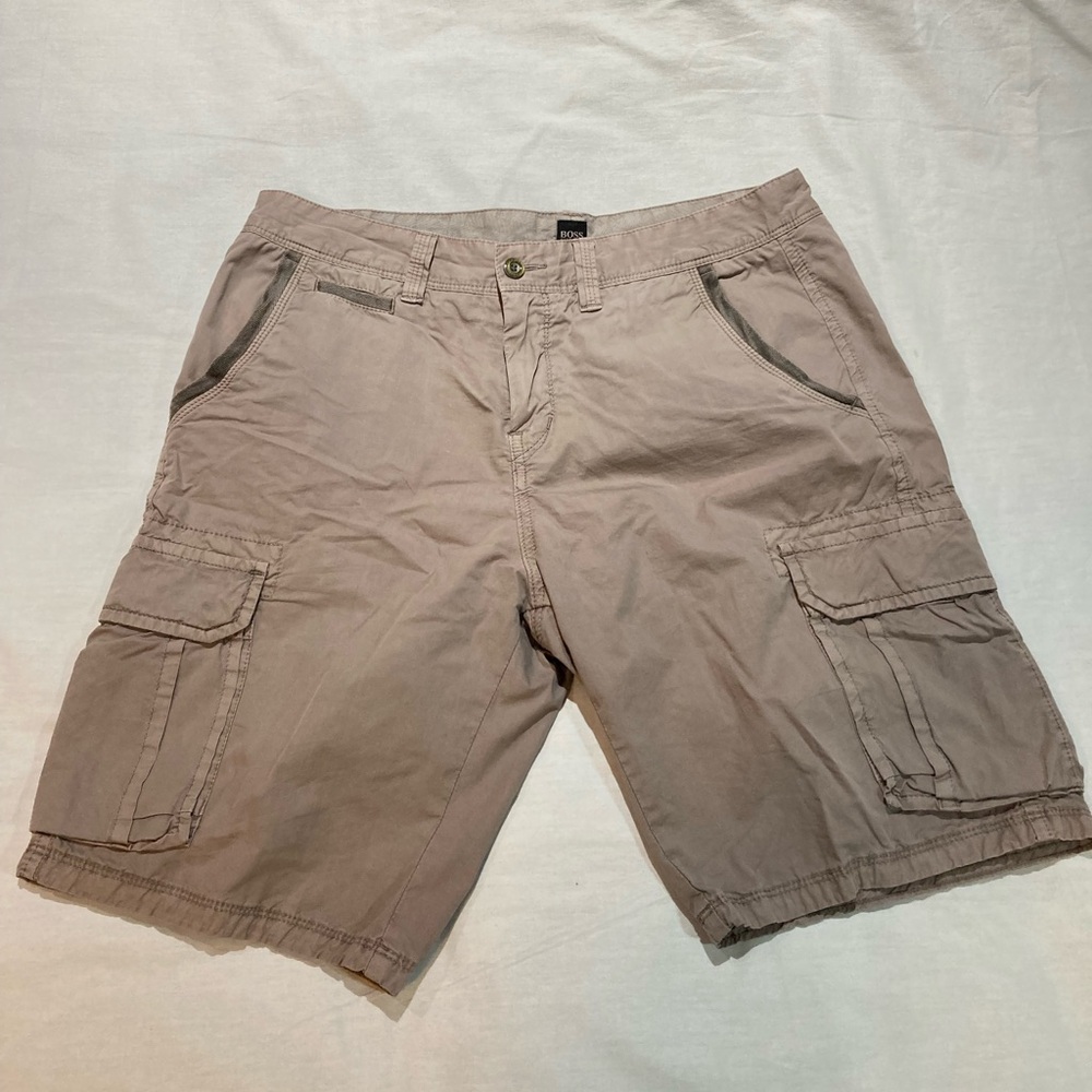 Hugo Boss Cargo Shorts, Men’s size 32x9